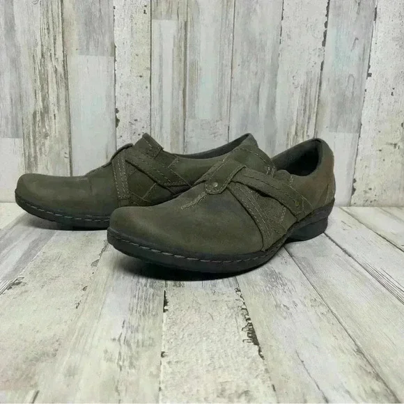 Clarks Womens Ideo Chilly Loafer Shoes Green Low Top Leather Slip Ons 9N - Picture 4 of 9